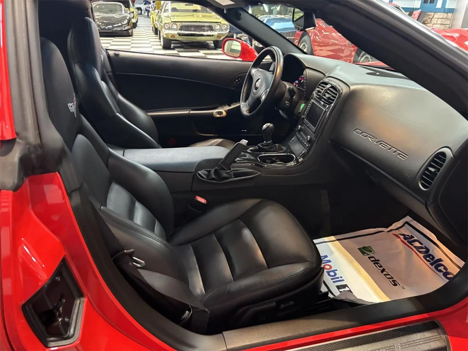 2010 Chevrolet Corvette C6 - Image 19 of 31