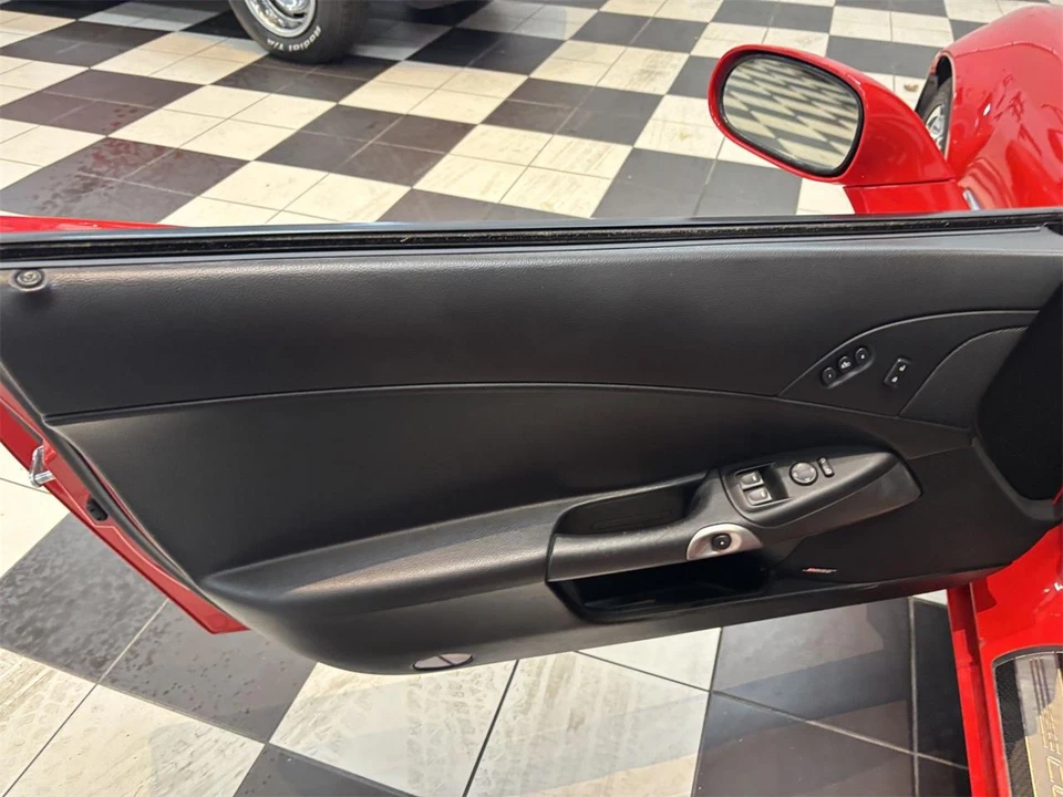 2010 Chevrolet Corvette C6 - Image 23 of 31
