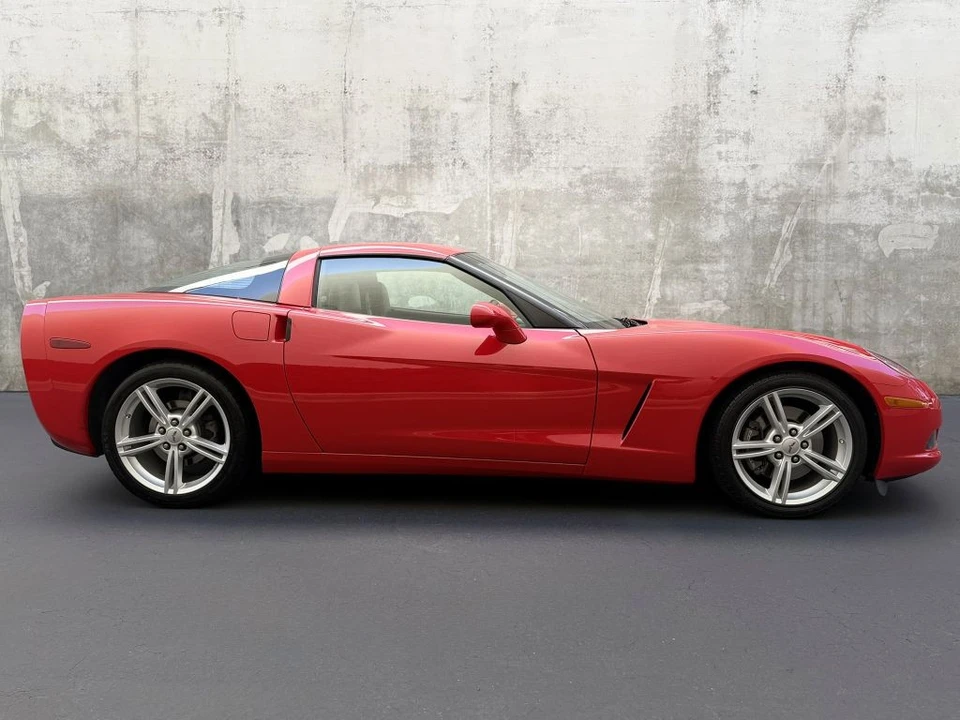 2010 Chevrolet Corvette C6 - Image 18 of 21