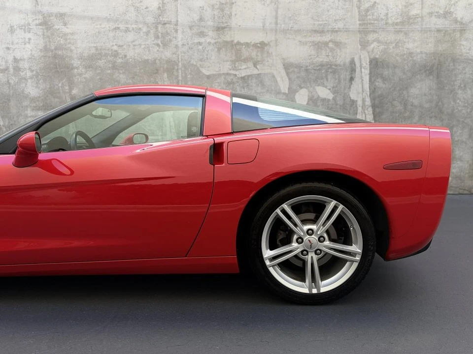 2010 Chevrolet Corvette C6 - Image 16 of 21