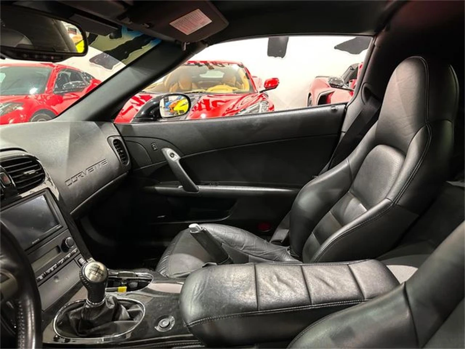 2010 Chevrolet Corvette C6 - Image 11 of 30