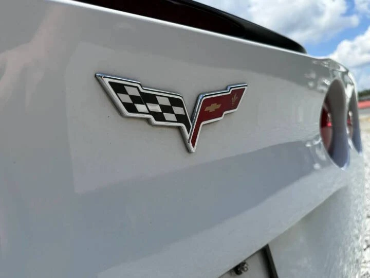 2010 Chevrolet Corvette C6 - Image 9 of 20