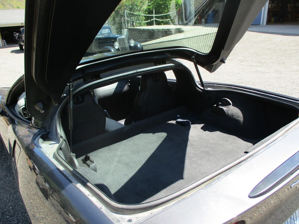2010 Chevrolet Corvette C6 - Image 17 of 31