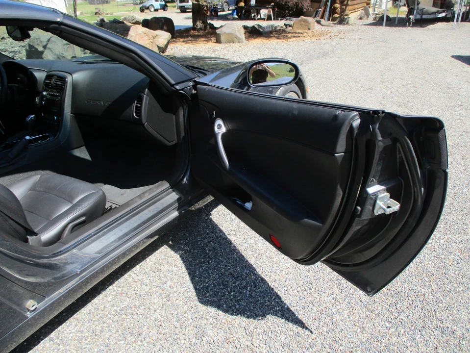 2010 Chevrolet Corvette C6 - Image 21 of 31