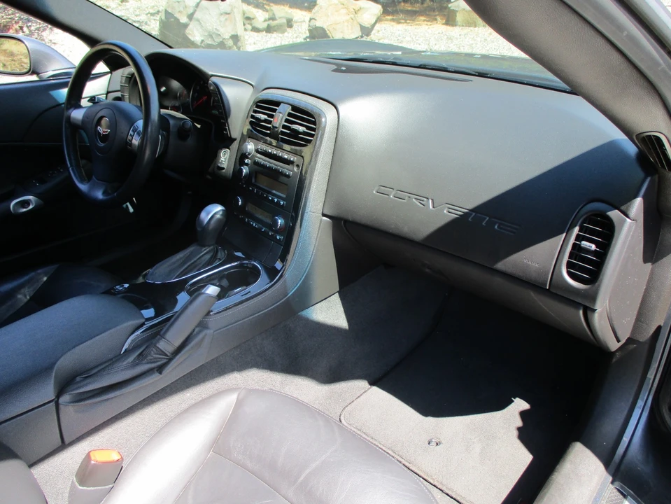 2010 Chevrolet Corvette C6 - Image 22 of 31
