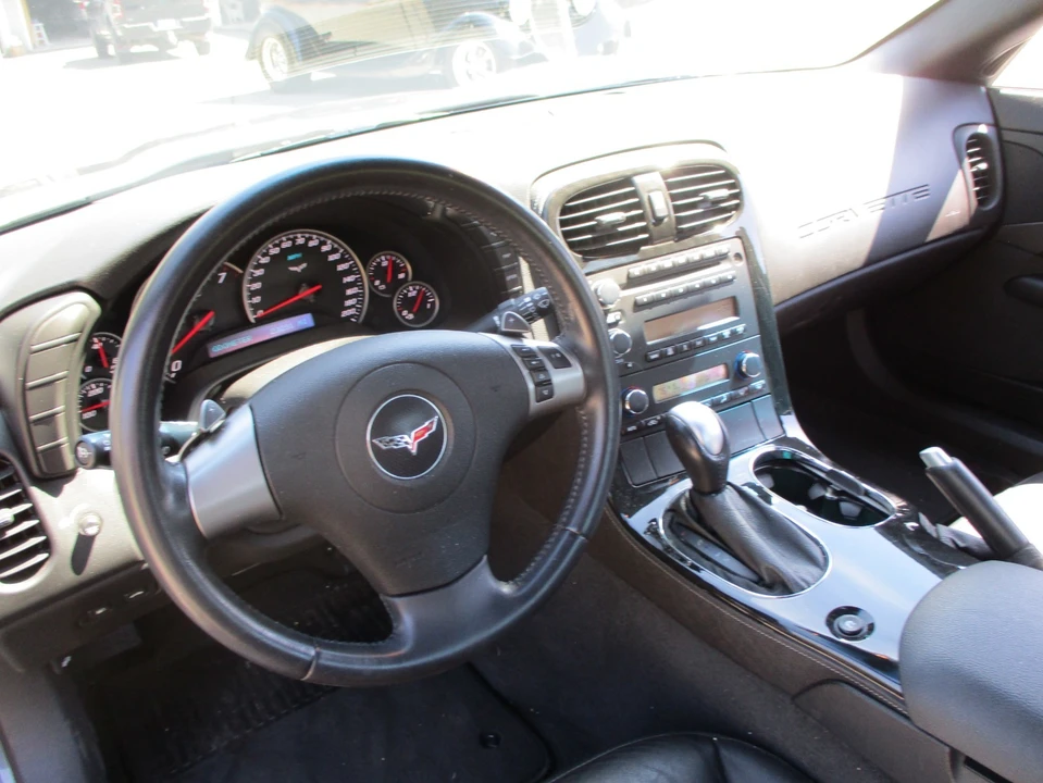 2010 Chevrolet Corvette C6 - Image 11 of 31