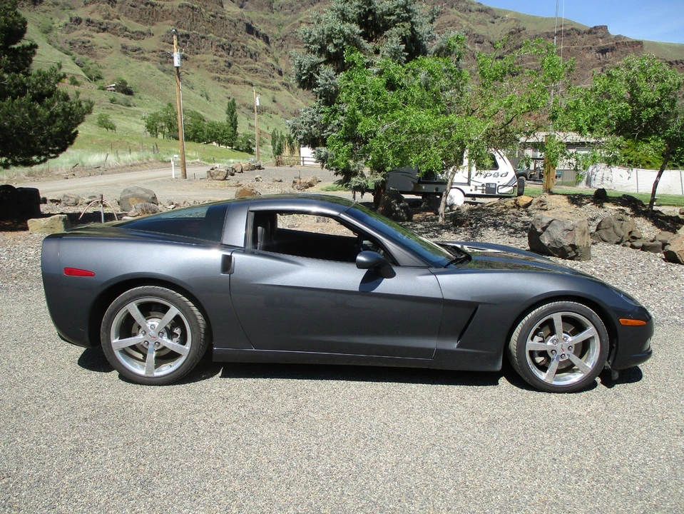 2010 Chevrolet Corvette C6 - Image 25 of 31