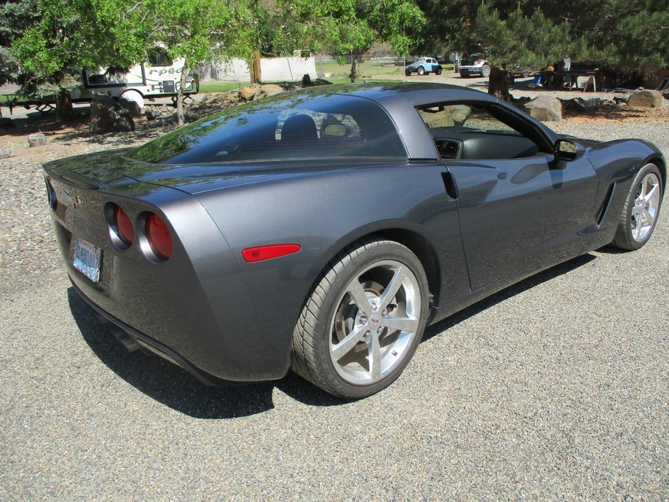 2010 Chevrolet Corvette C6 - Image 20 of 31