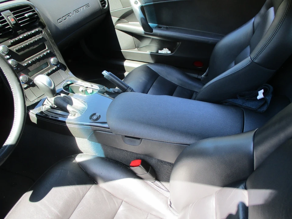 2010 Chevrolet Corvette C6 - Image 10 of 31