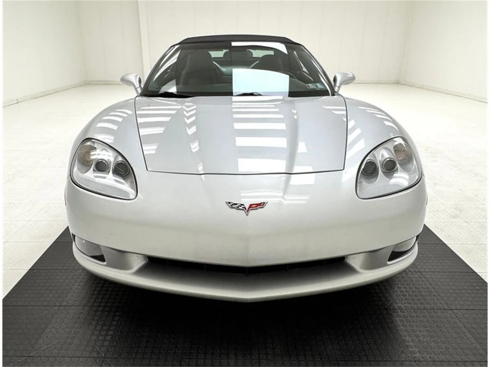 2010 Chevrolet Corvette C6 - Image 11 of 31