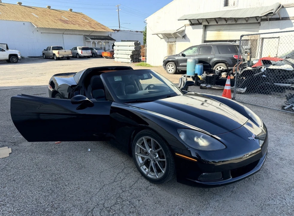 2010 Chevrolet Corvette C6 - Image 10 of 12
