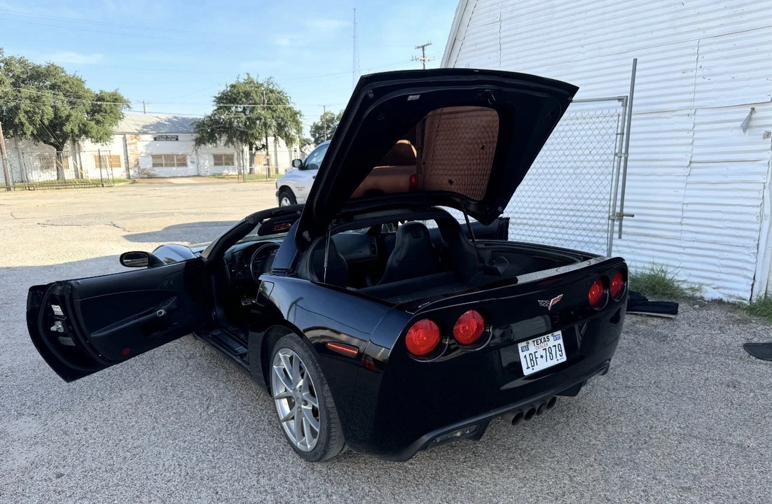 2010 Chevrolet Corvette C6 - Image 6 of 12
