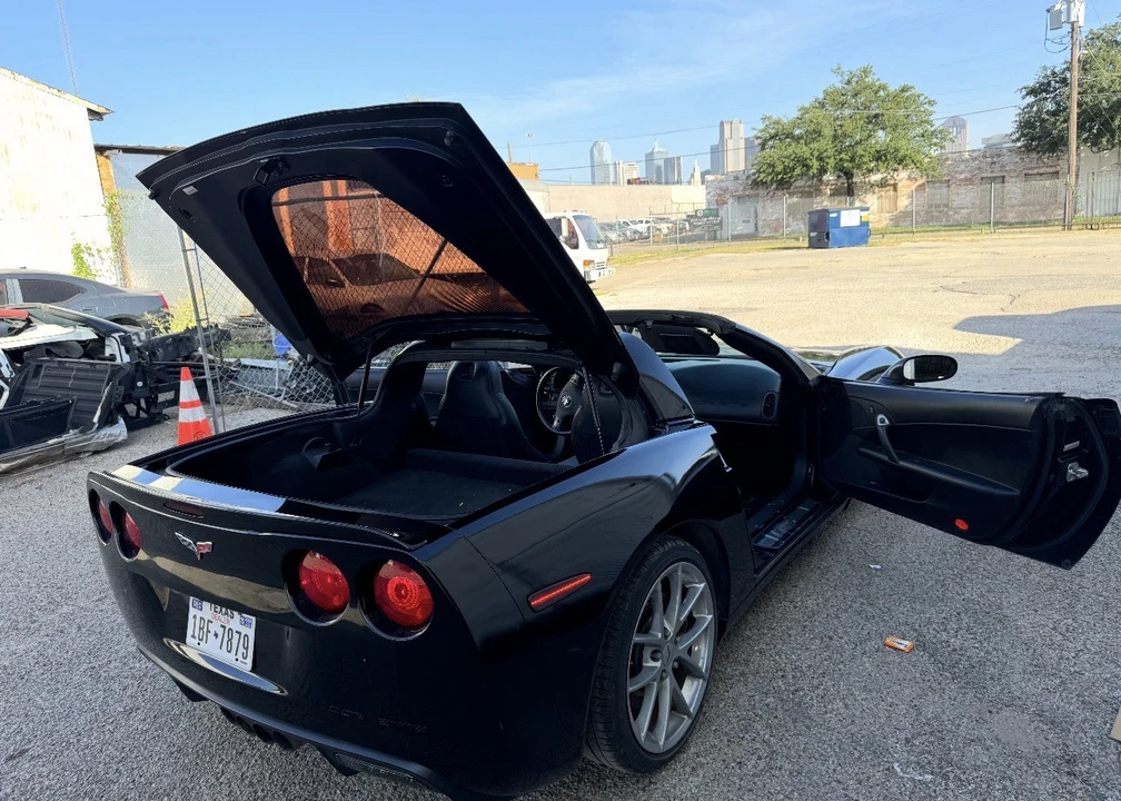 2010 Chevrolet Corvette C6 - Image 5 of 12