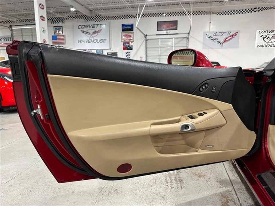 2010 Chevrolet Corvette C6 - Image 20 of 30