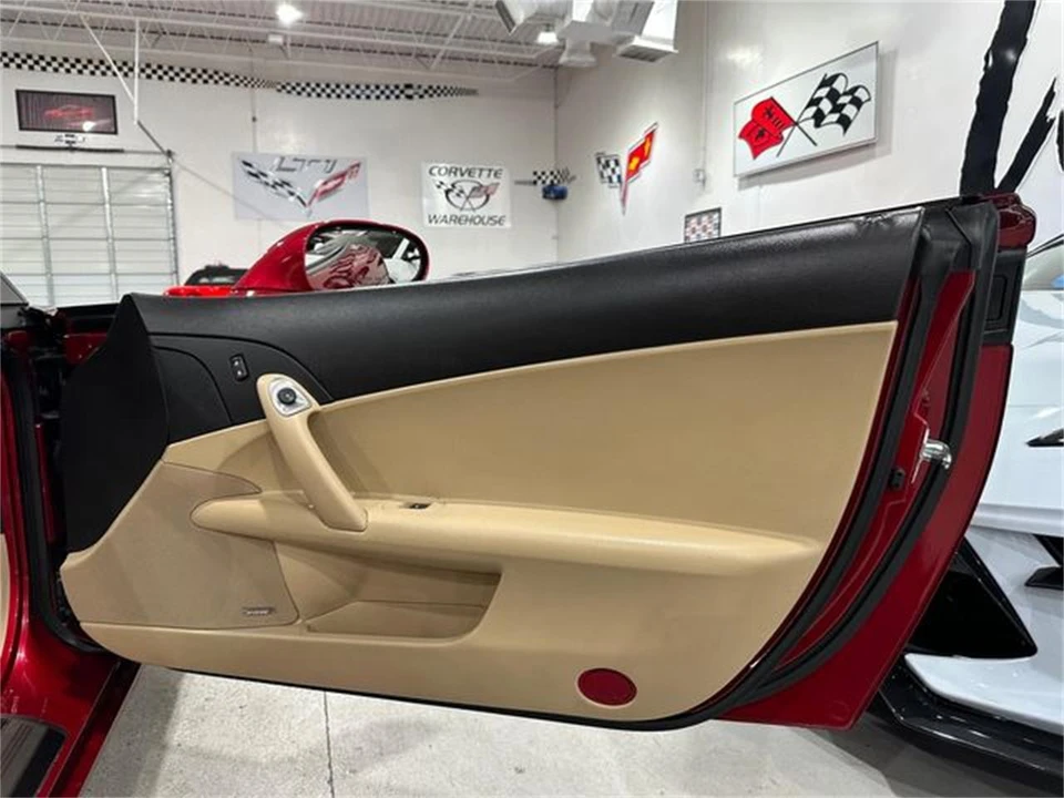 2010 Chevrolet Corvette C6 - Image 21 of 30