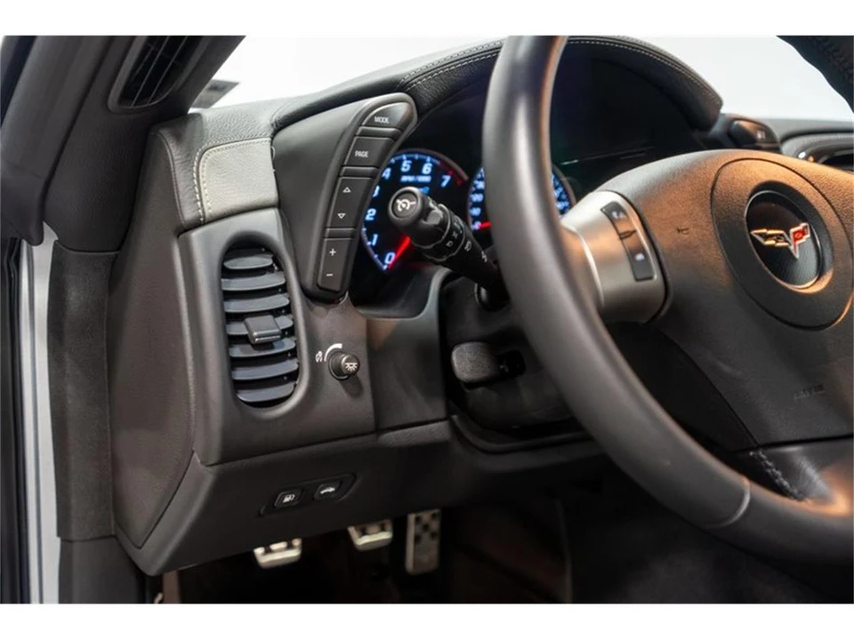 2010 Chevrolet Corvette C6 - Image 11 of 25