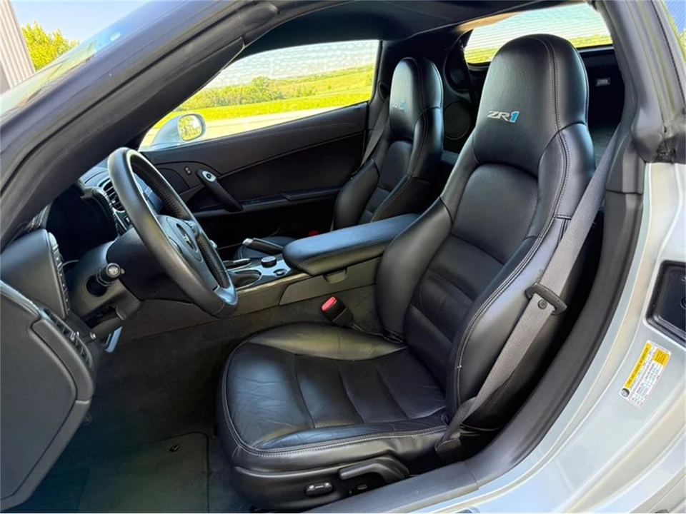 2010 Chevrolet Corvette C6 - Image 29 of 31