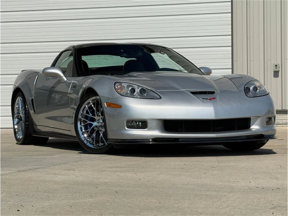 2010 Chevrolet Corvette C6 - Image 5 of 31
