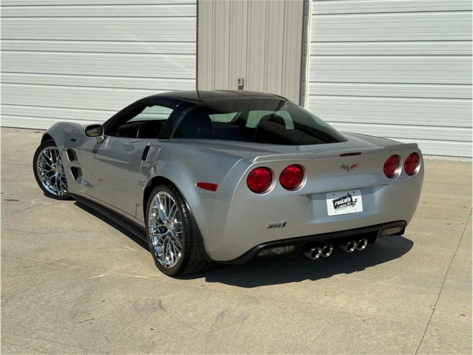 2010 Chevrolet Corvette C6 - Image 13 of 31