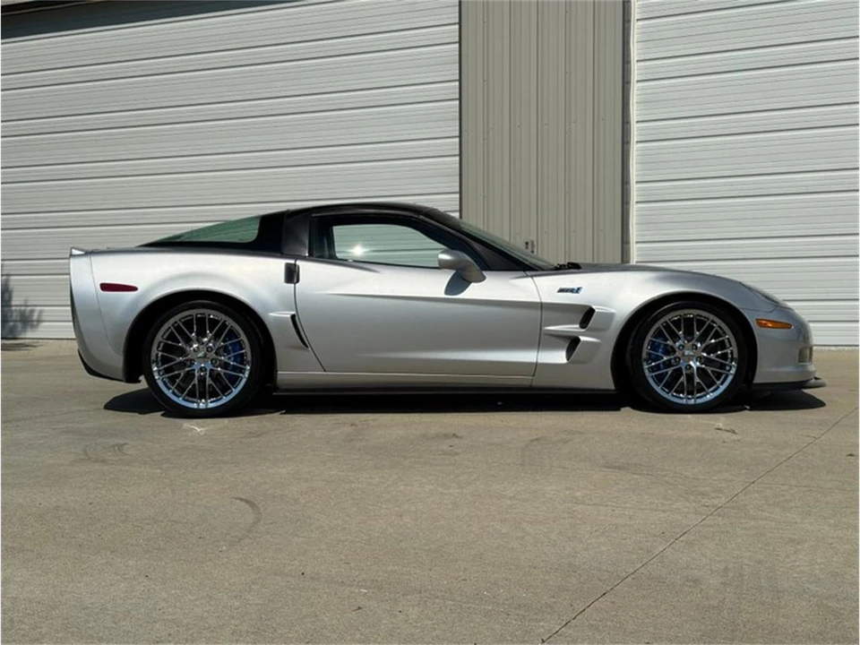 2010 Chevrolet Corvette C6 - Image 22 of 31