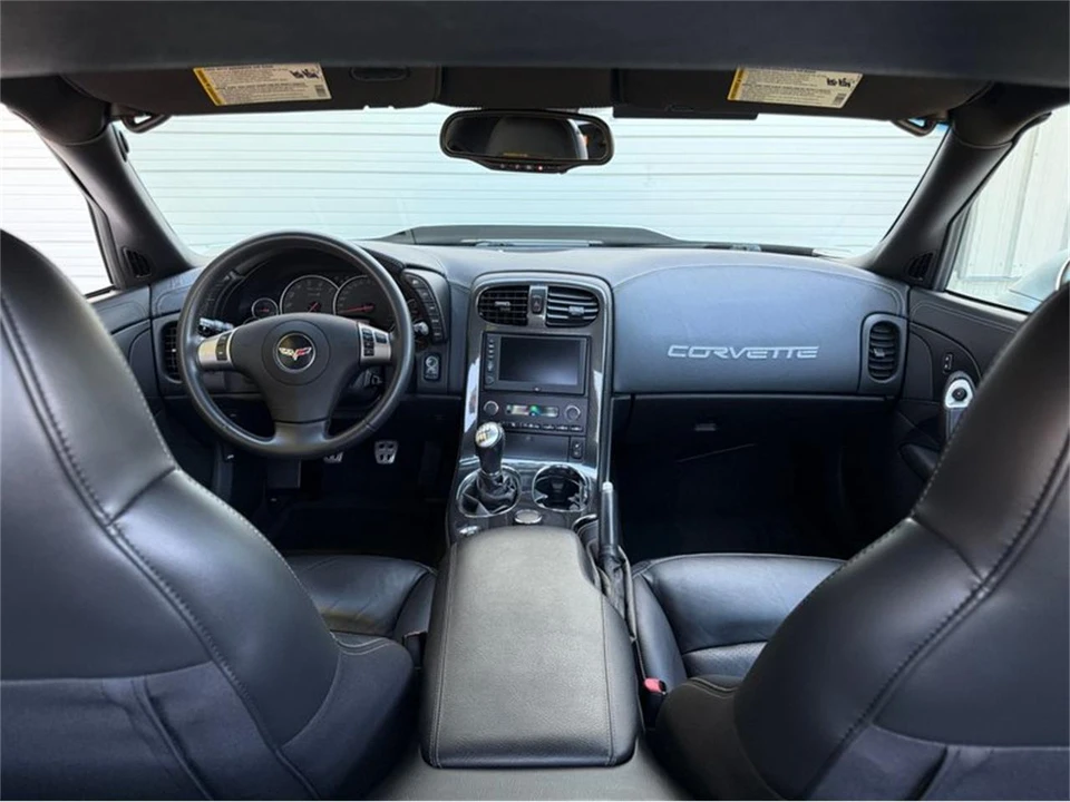 2010 Chevrolet Corvette C6 - Image 28 of 31
