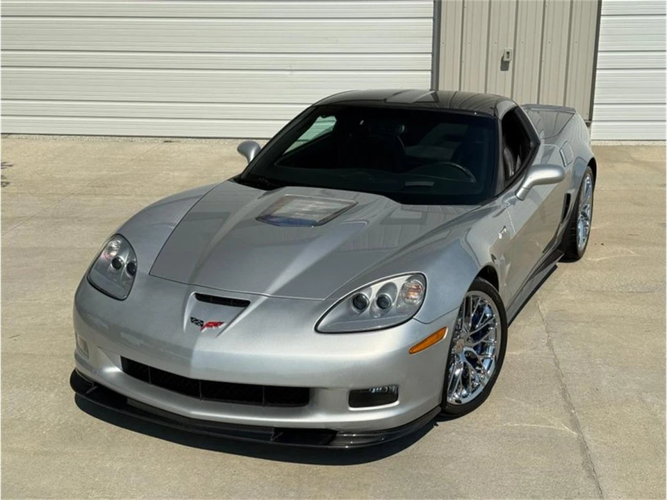 2010 Chevrolet Corvette C6 - Image 12 of 31