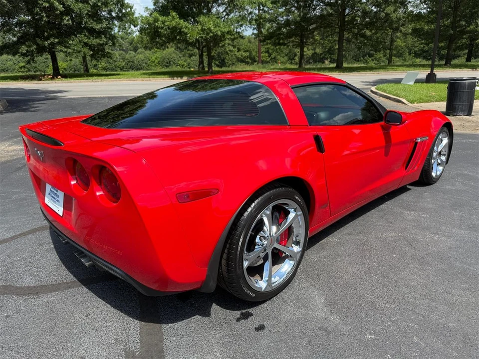 2010 Chevrolet Corvette C6 - Image 9 of 30