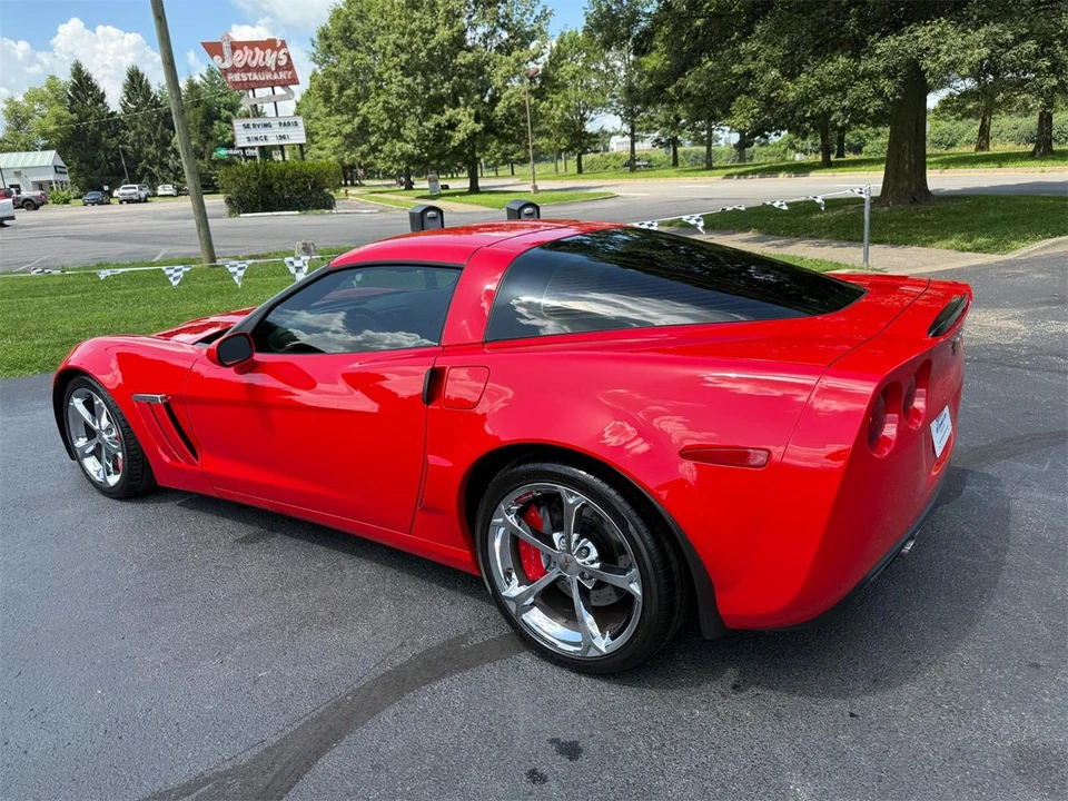 2010 Chevrolet Corvette C6 - Image 7 of 30
