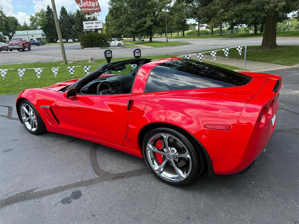 2010 Chevrolet Corvette C6 - Image 15 of 30