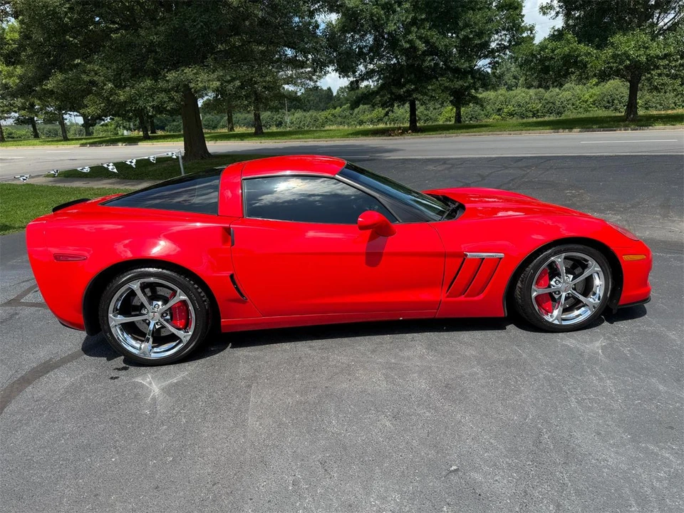 2010 Chevrolet Corvette C6 - Image 10 of 30