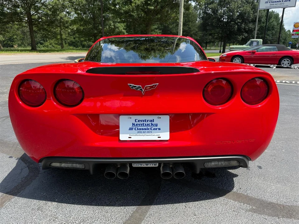 2010 Chevrolet Corvette C6 - Image 8 of 30