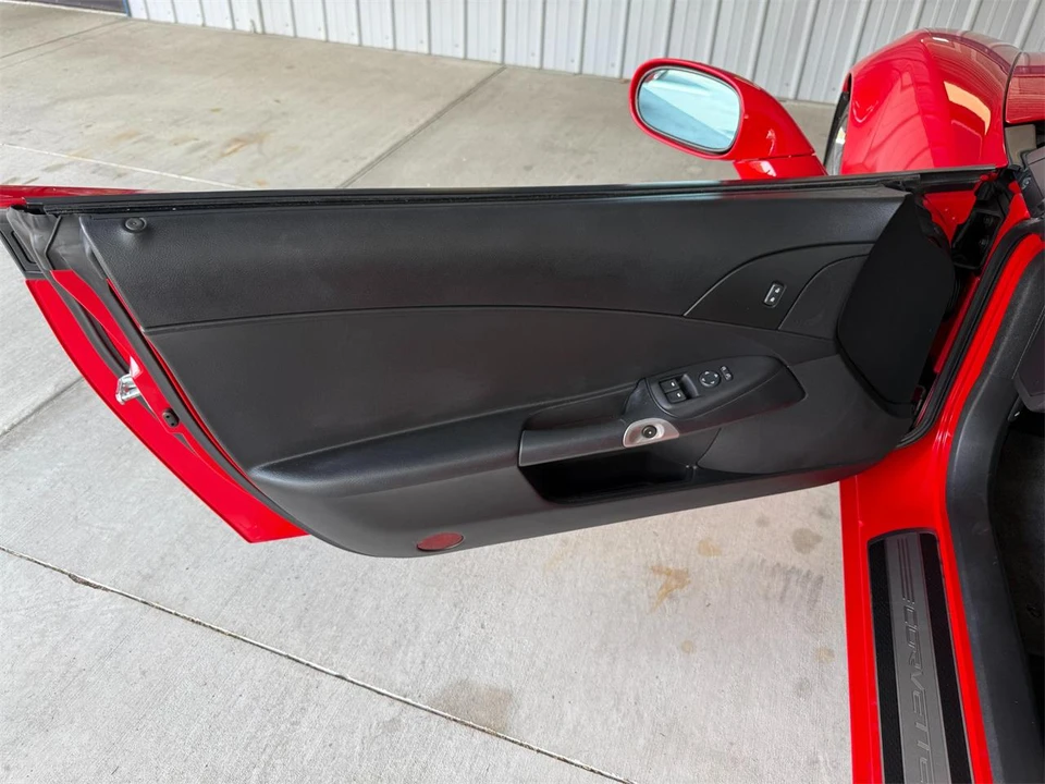2010 Chevrolet Corvette C6 - Image 20 of 30