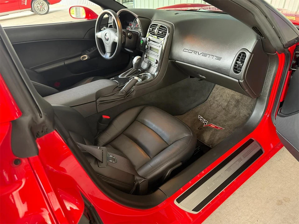 2010 Chevrolet Corvette C6 - Image 23 of 30