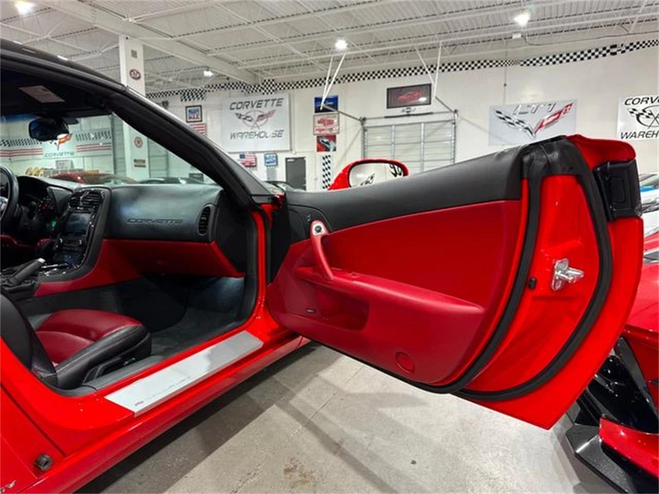 2010 Chevrolet Corvette C6 - Image 21 of 30