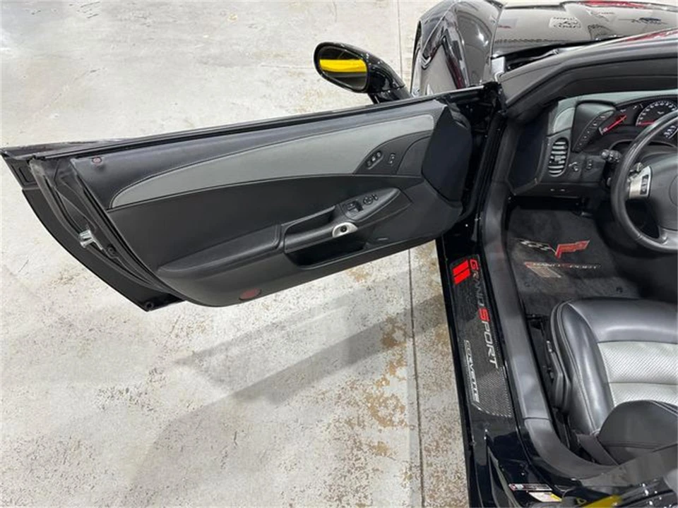 2010 Chevrolet Corvette C6 - Image 16 of 30