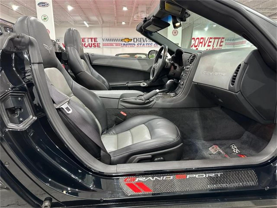 2010 Chevrolet Corvette C6 - Image 11 of 30