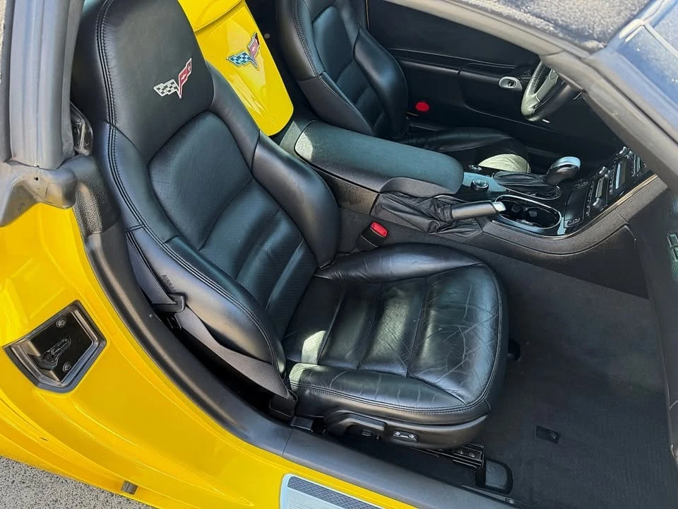 2010 Chevrolet Corvette C6 - Image 16 of 17