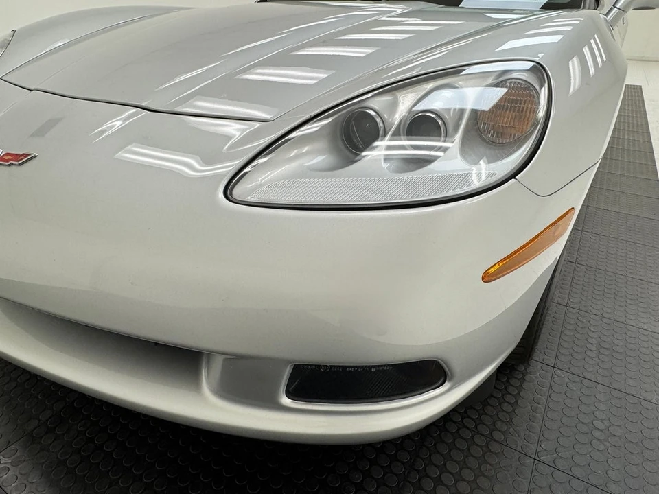 2010 Chevrolet Corvette C6 - Image 13 of 31