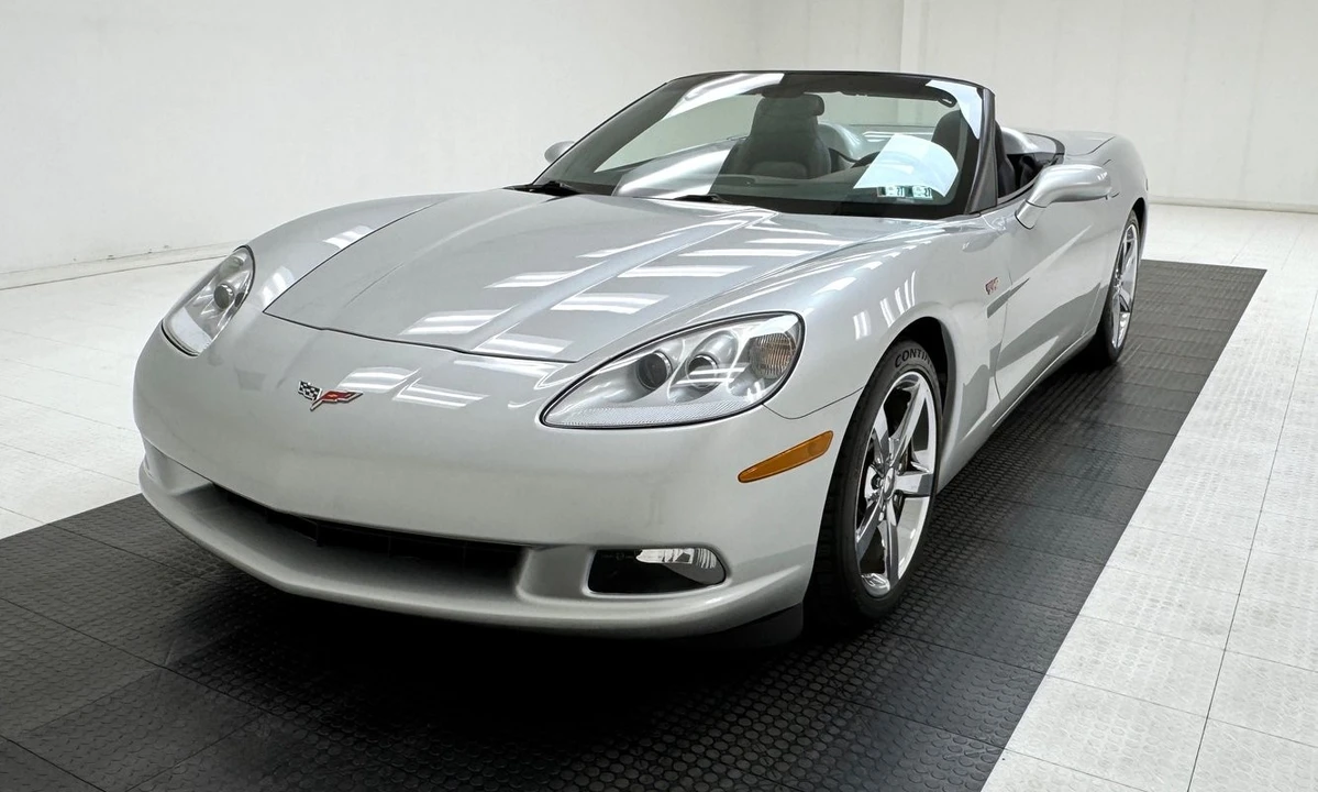 2010 Chevrolet Corvette C6 - Image 2 of 31