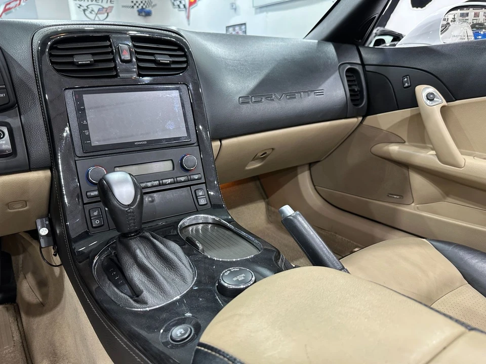 2010 Chevrolet Corvette C6 - Image 19 of 21