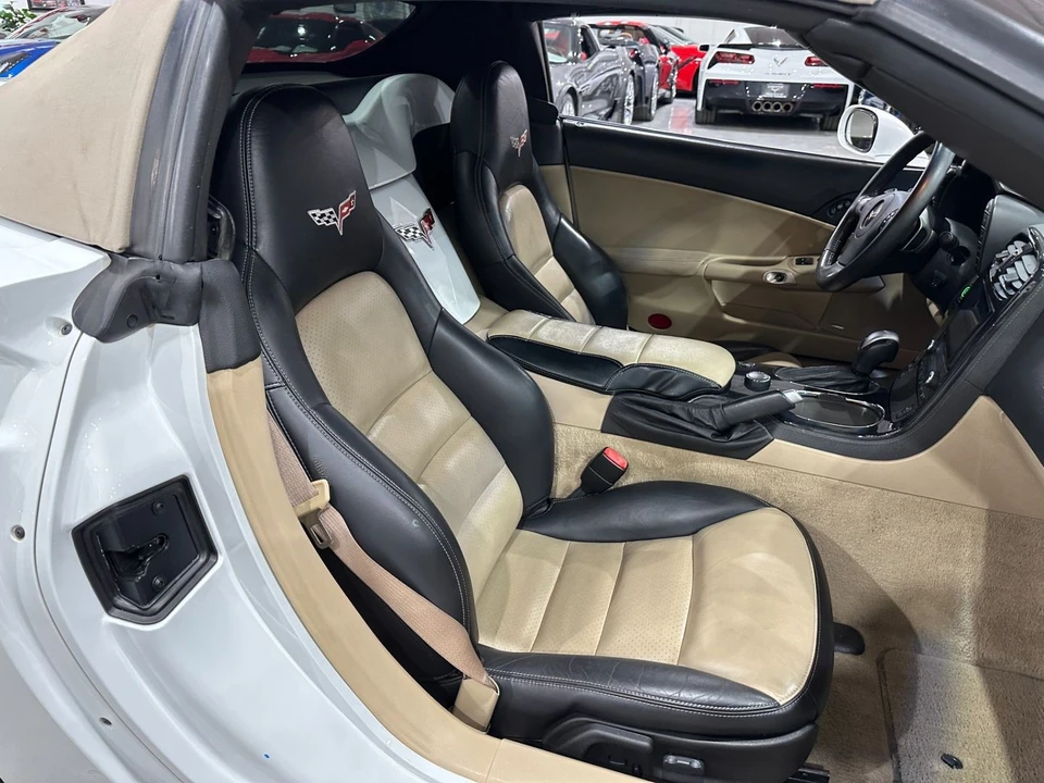 2010 Chevrolet Corvette C6 - Image 13 of 21