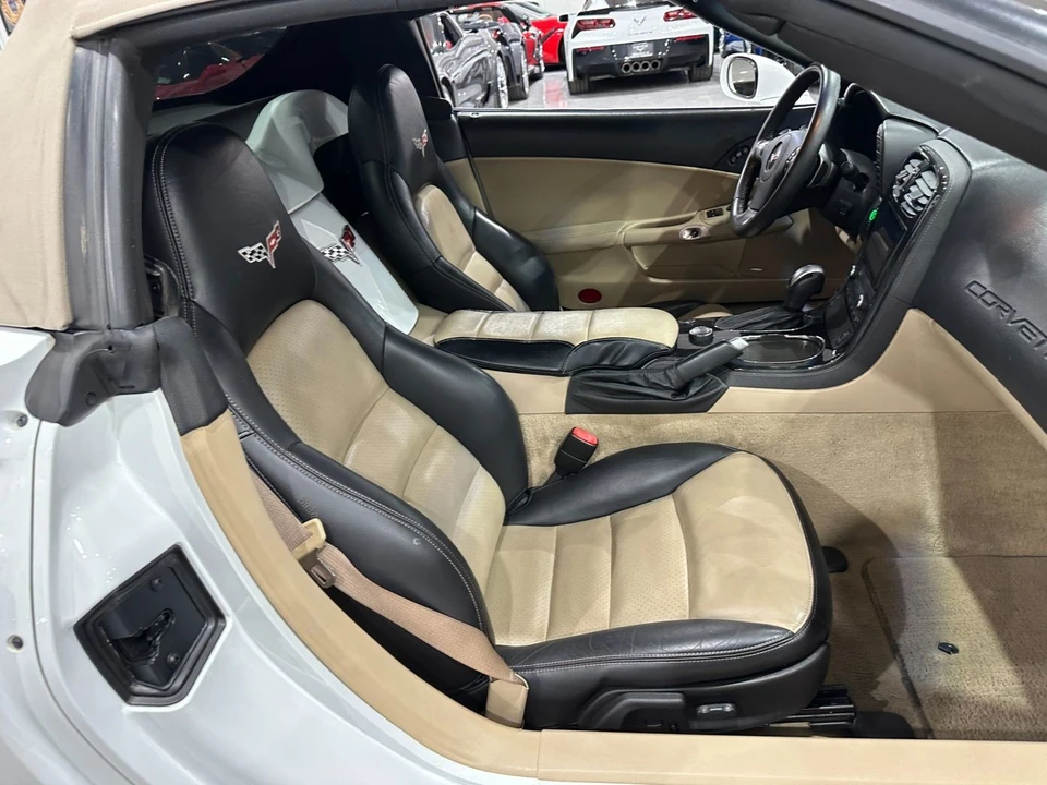2010 Chevrolet Corvette - Image 14 of 21