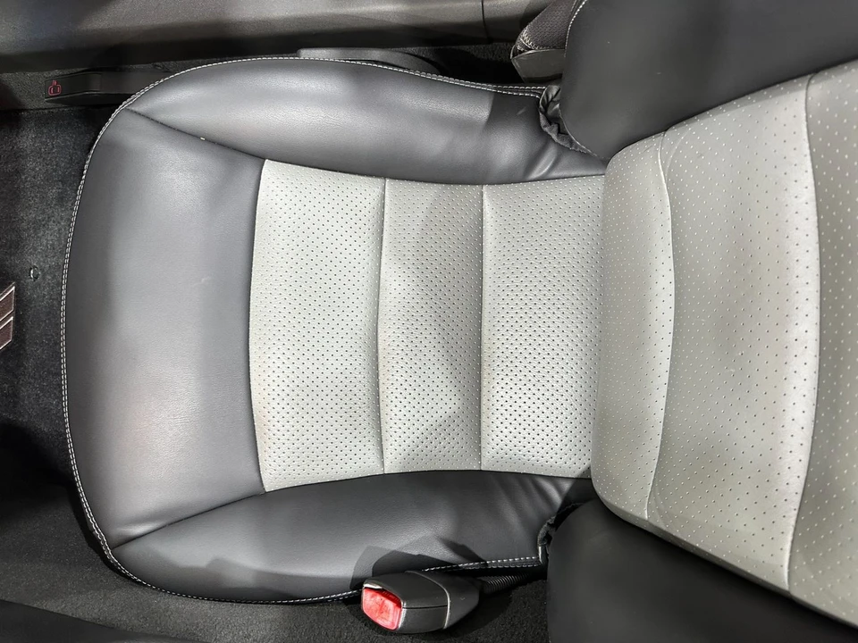 2010 Chevrolet Corvette C6 - Image 20 of 21