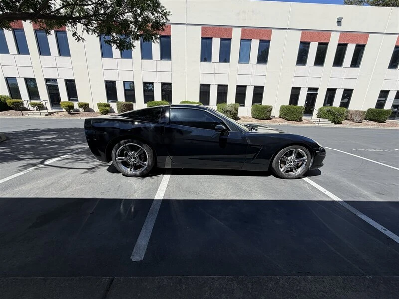2010 Chevrolet Corvette C6 - Image 6 of 14