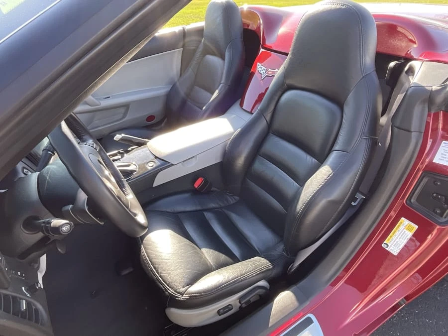 2010 Chevrolet Corvette C6 - Image 5 of 16