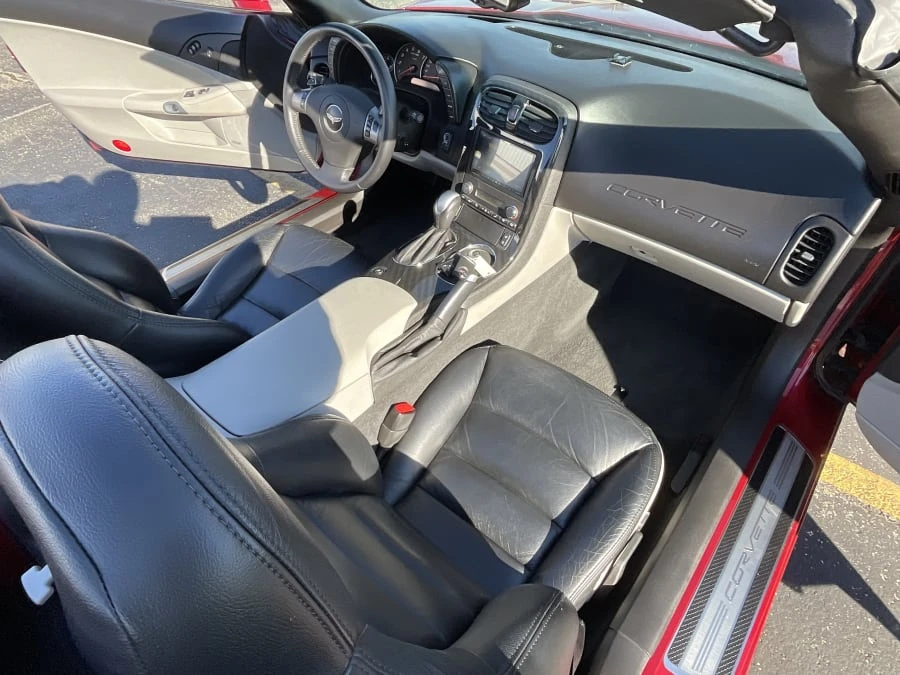 2010 Chevrolet Corvette C6 - Image 6 of 16