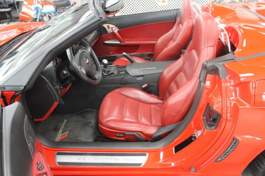 2010 Chevrolet Corvette C6 - Image 11 of 14