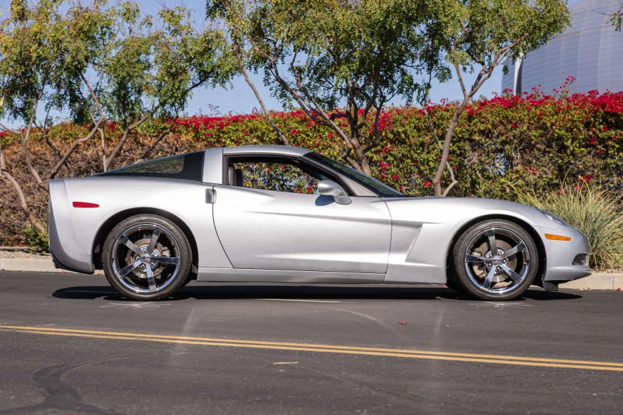 2010 Chevrolet Corvette C6 - Image 2 of 30