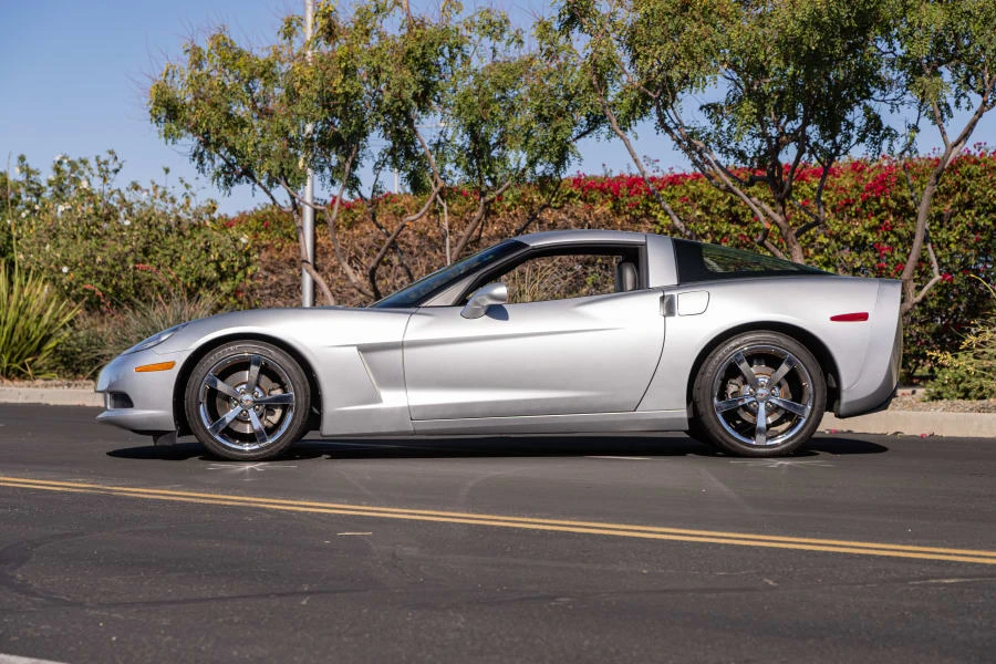 2010 Chevrolet Corvette C6 - Image 7 of 30