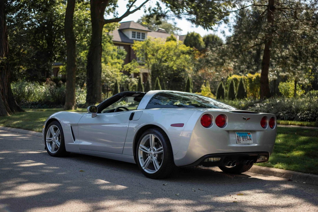 2010 Chevrolet Corvette C6 - Image 13 of 31